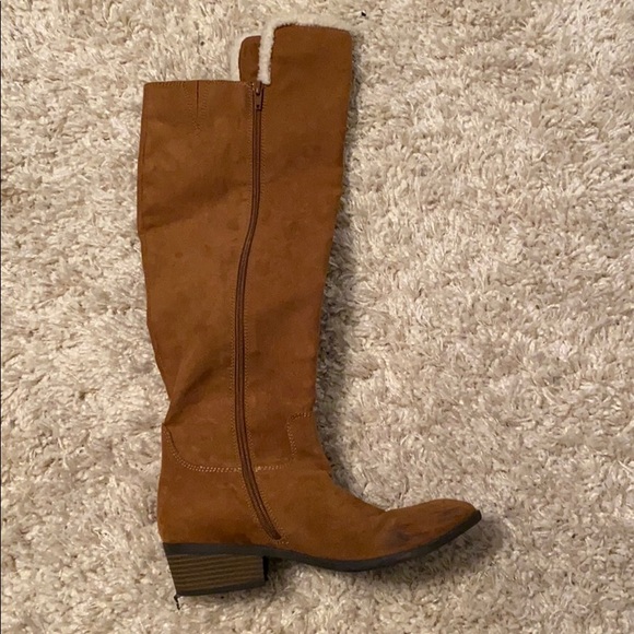 Tan/Brown Knee High boots - Picture 2 of 2